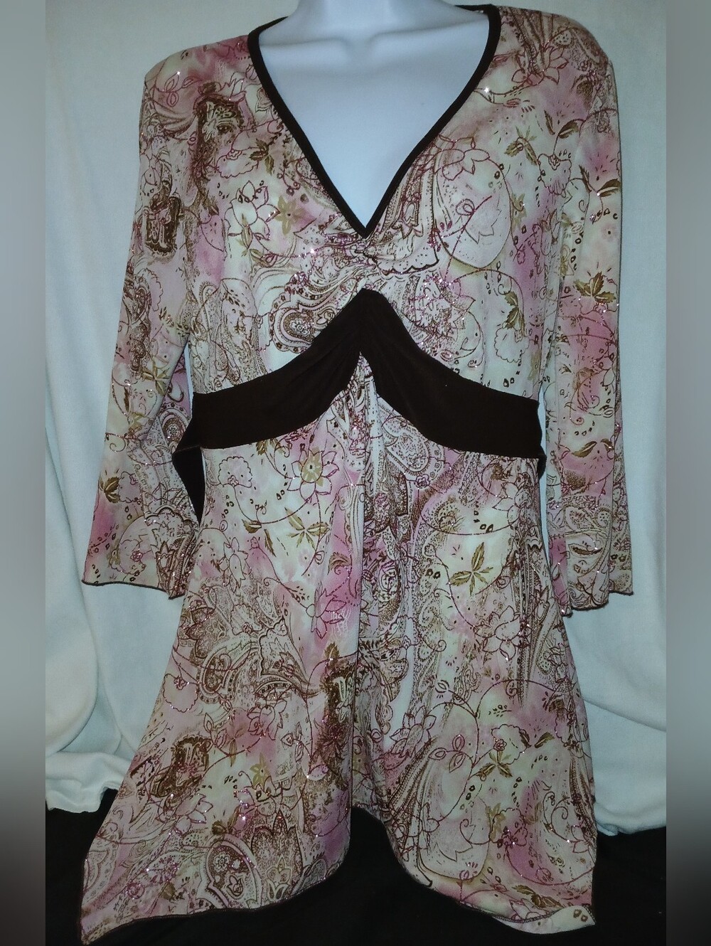 Pre-loved Women’s Pink Paisley V-Neck Tunic with Brown Waistband.